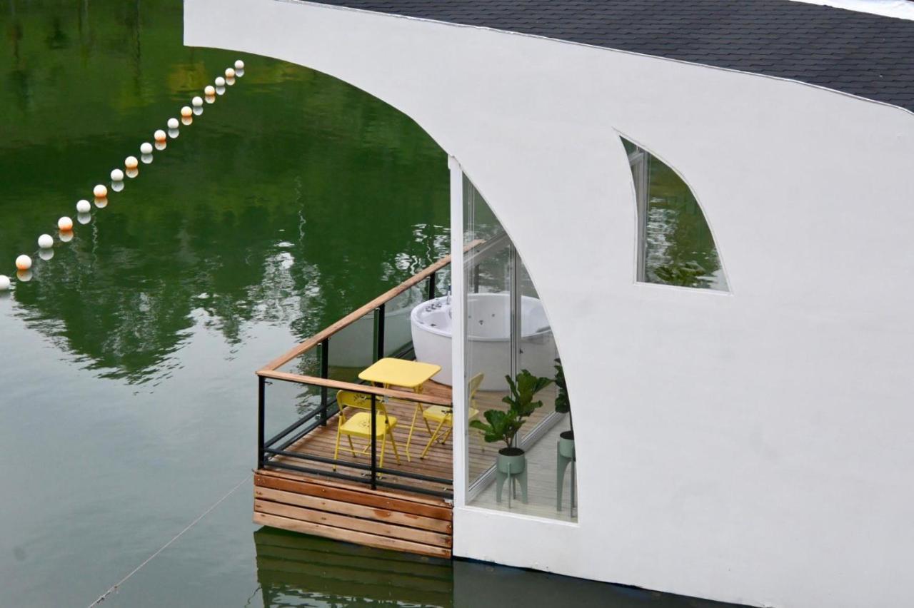 Casa Flotante La Trinidad Hotell Guatapé Exteriör bild