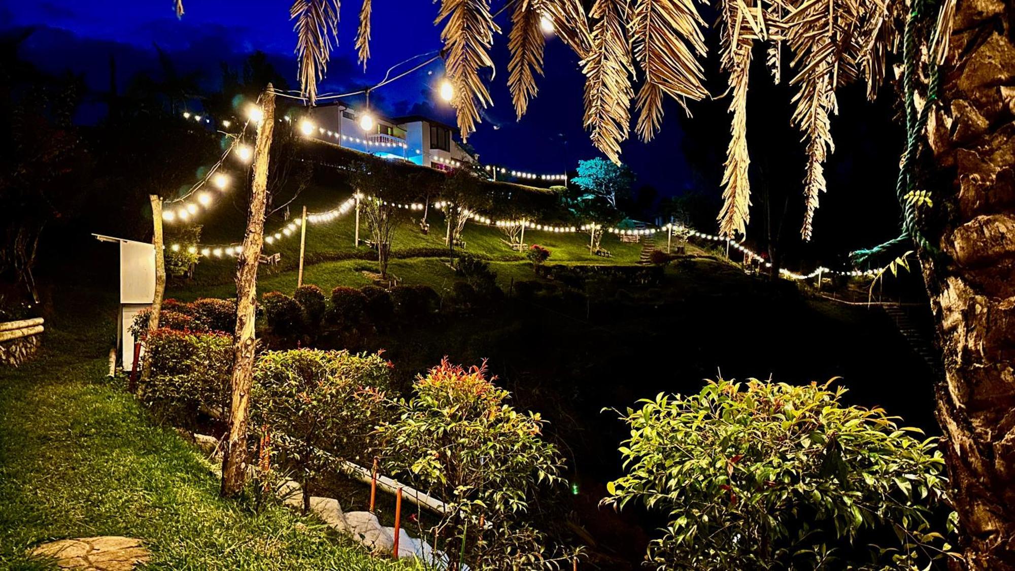Casa Flotante La Trinidad Hotell Guatapé Exteriör bild