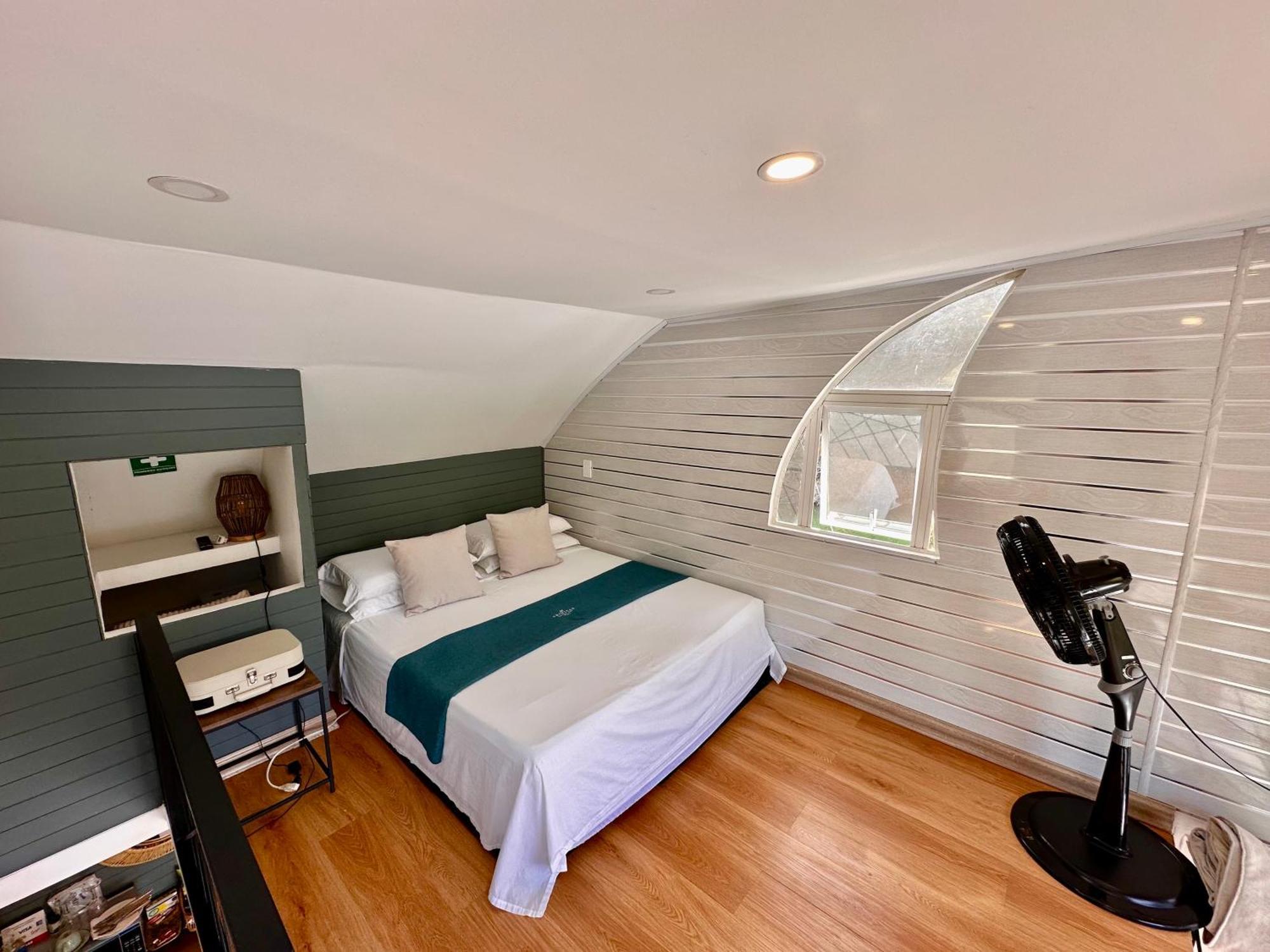Casa Flotante La Trinidad Hotell Guatapé Exteriör bild